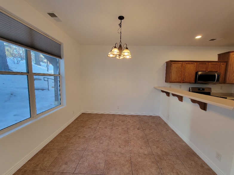 Building Photo - 1315 E Chubs Way