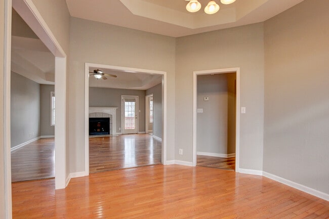 Building Photo - 3696 S Naples Ct