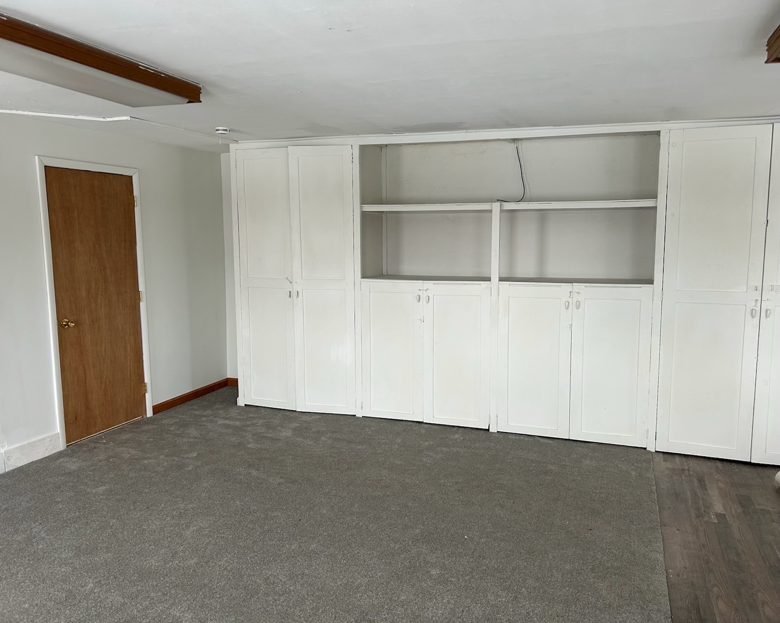 Living room - 1921 N James St