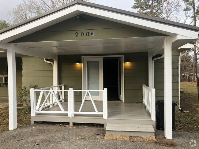 Building Photo - 208 cagle rd