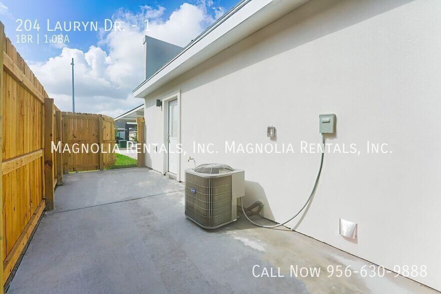 Building Photo - 204 Lauryn Dr