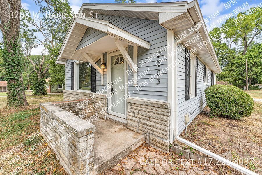 Building Photo - 3203 W Harrison St