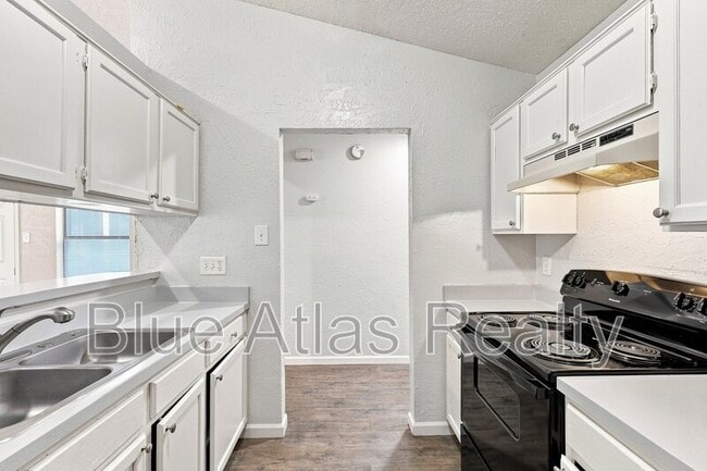 Building Photo - 10324 Whitingham Dr
