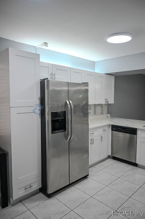 Building Photo - 9761 Riverside Dr