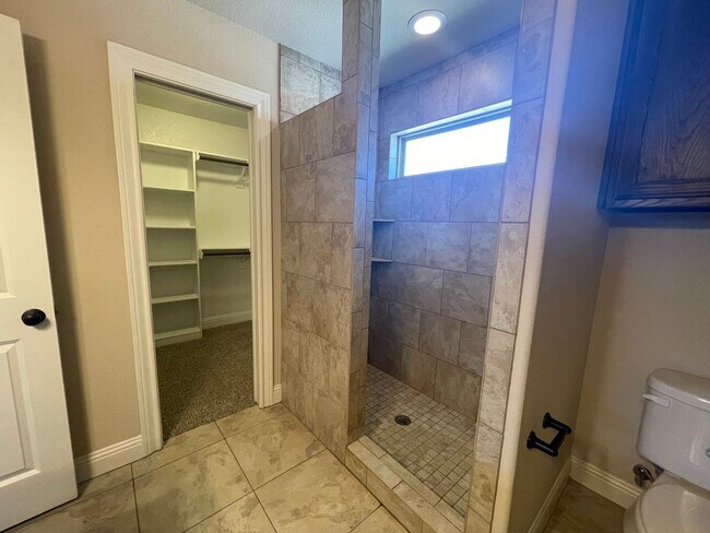 Building Photo - YOUR Dream Home is HERE! ~3 Bedroom 2.5 Ba...