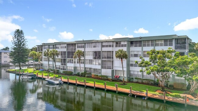 Building Photo - 2741 Taft St