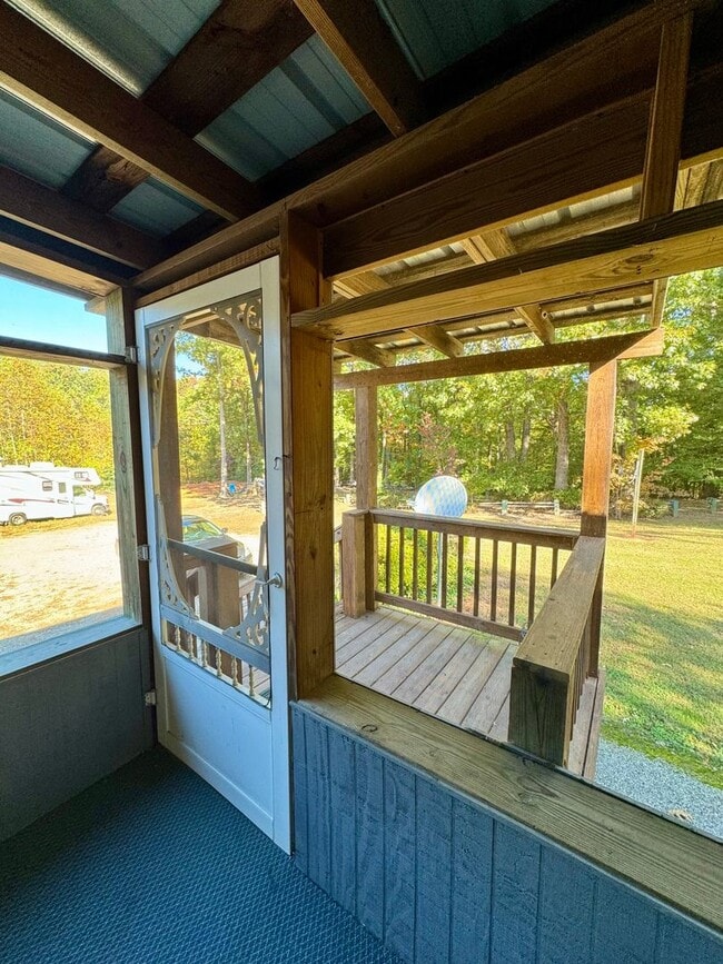 Building Photo - FULLY FURNISHED, ALL INCLUSIVE, LAKE ACCESS BEAUTY FOR RENT