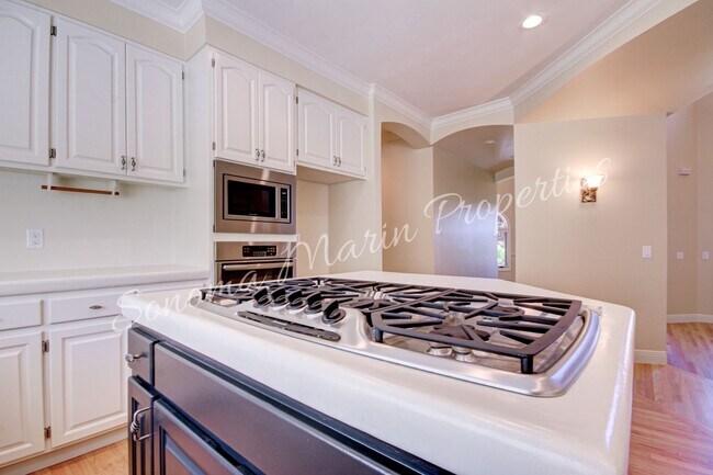 Building Photo - 4626 Bennett View Dr
