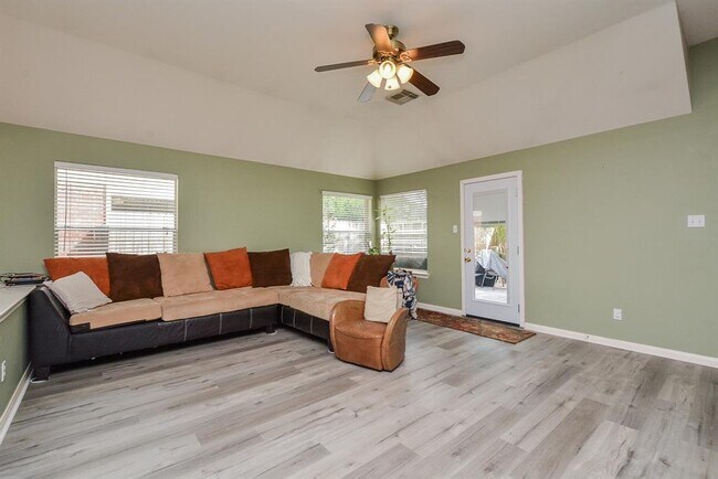 Building Photo - 24810 Sageford Ct