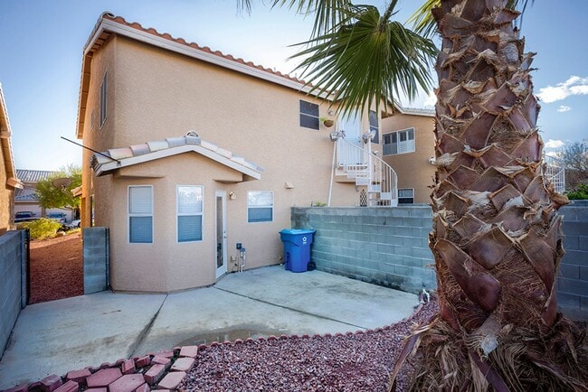 Building Photo - Fantastic 3 bed condo