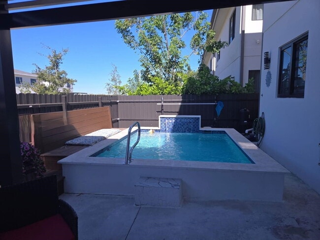 Building Photo - Northwest 12th Avenue, Miami, FL 33128 - 5 BR 4.5 BA single-family home