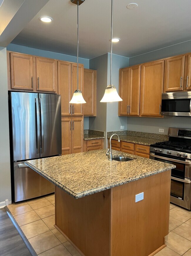 Building Photo - 705 Keystone Ln