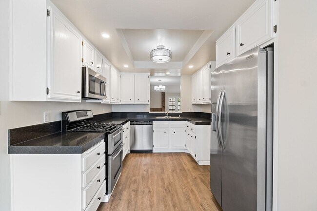 Building Photo - San Diego Desirable Del Cerro - Two Weeks Free - 3 bed / 2 bath Attached Home w Garage, Patio, an...