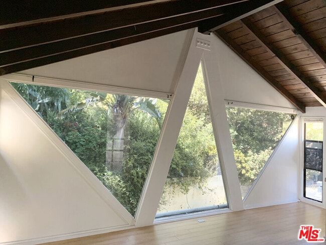 Building Photo - 8437 Ridpath Dr