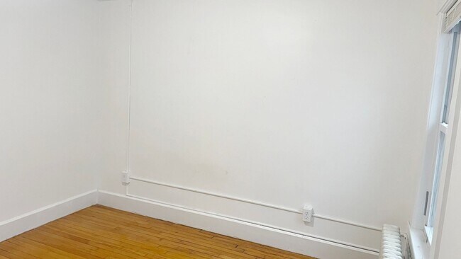 Building Photo - 73-75 Wallingford Ave