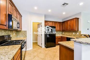 Building Photo - 989 Crescent Falls St