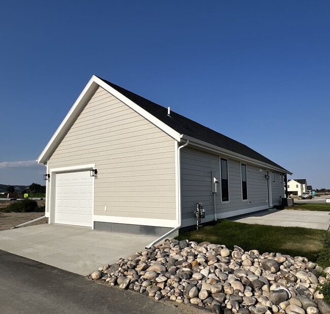 Building Photo - 76 Dryfly Ln