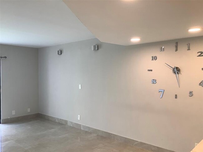 Building Photo - 65 Deer Creek Rd