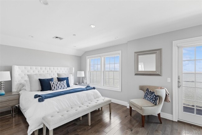 Building Photo - 39 Shinnecock Rd