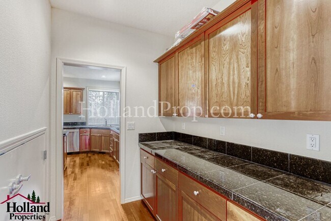 Building Photo - Gorgeous Single-Family Home with Central A/C!