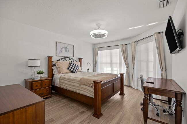 Building Photo - 1782 Clydesdale Ave