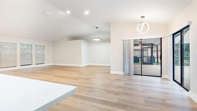 Building Photo - 6411 NW 54th Dr