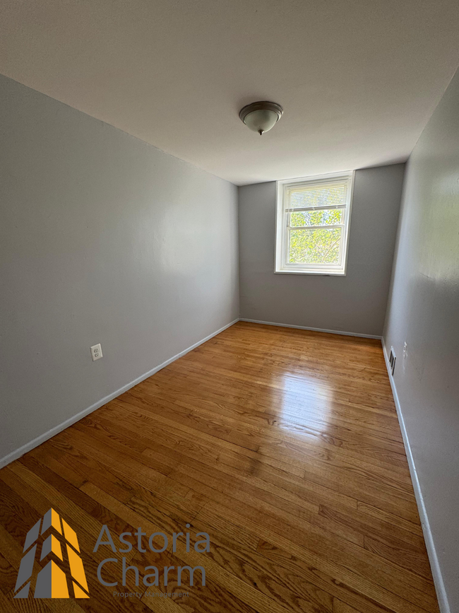 Building Photo - New Beautiful 2bed+DEN/1bath in Parkville.