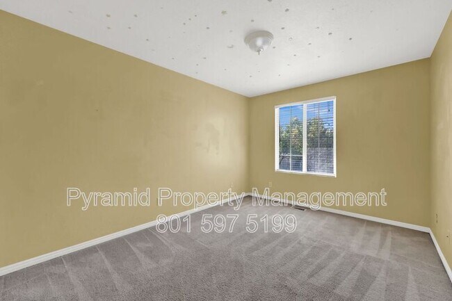 Building Photo - 2928 2075 S
