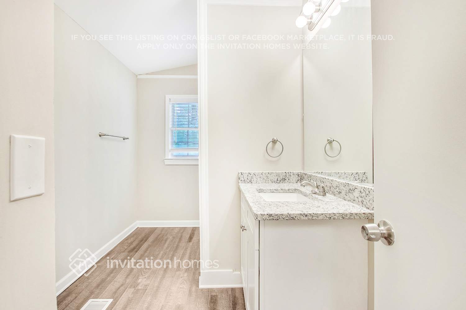 Building Photo - 2496 Montezuma Cir