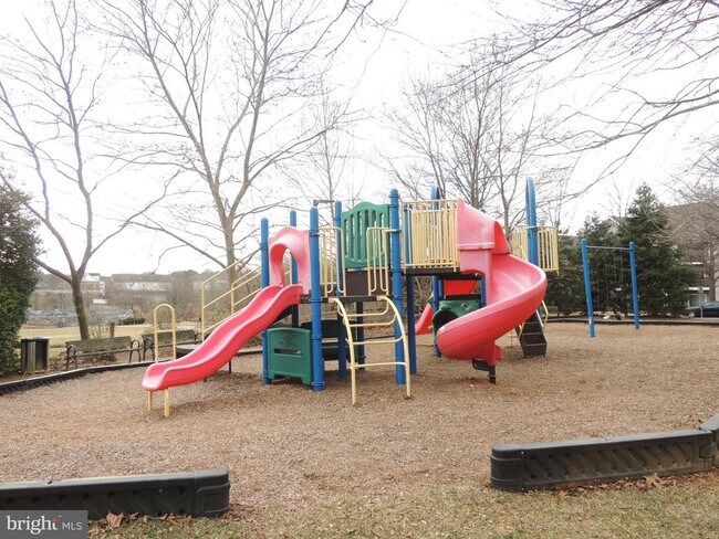 Building Photo - 12830 Rexmore Dr