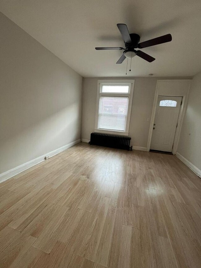 Building Photo - 913 N Belnord Ave