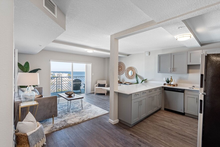 Building Photo - Dream Space Coast