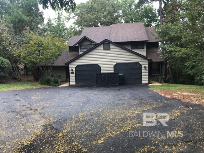 Primary Photo - 31 Lake Shore Dr