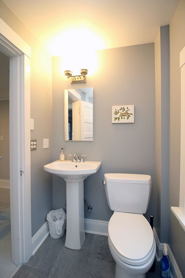 Building Photo - 3309 NW Thurman St