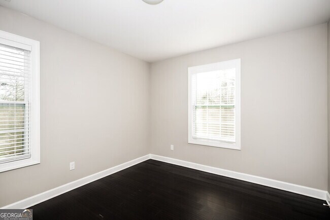 Building Photo - 10 Magan Ct