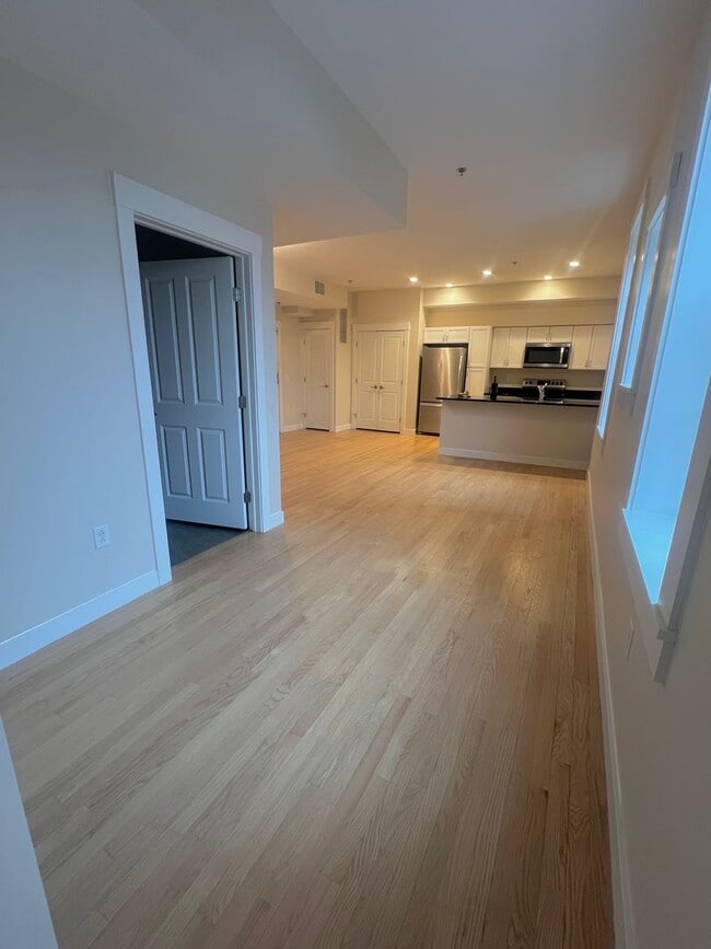 Building Photo - Putnam Hotel – $1,999 – 1 Bedroom/1 Bathroom, 690 SQ.FT. – UTILITIES INCLUDED, Available Immediately