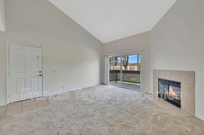 Building Photo - 225 W El Norte Pkwy