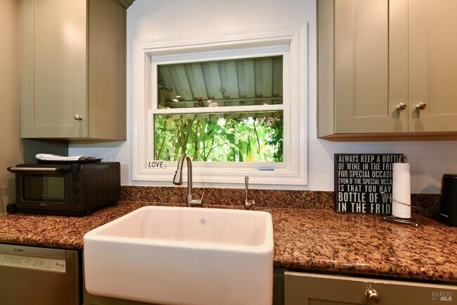 Building Photo - 4 Ramona Ave