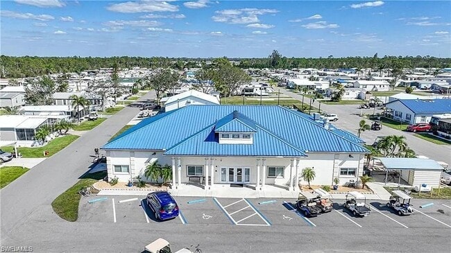 Building Photo - 1715