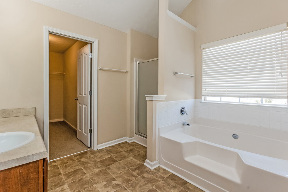 Building Photo - 20 Churchill Park Dr