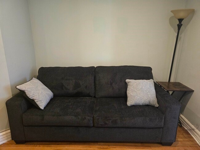 Building Photo - 129 Clinton St