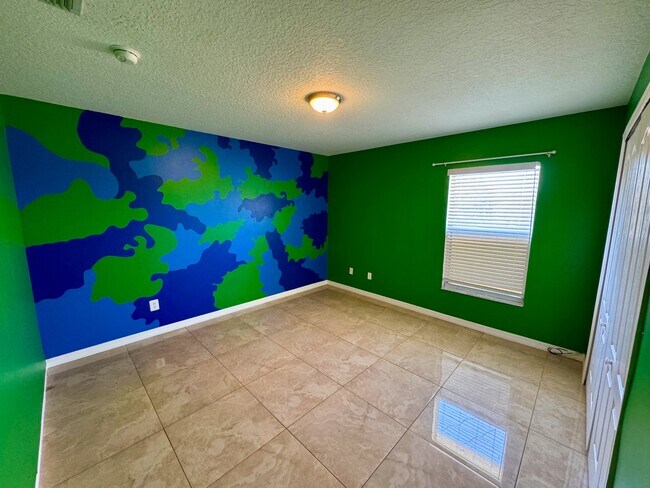 Building Photo - 774 Princeton Dr