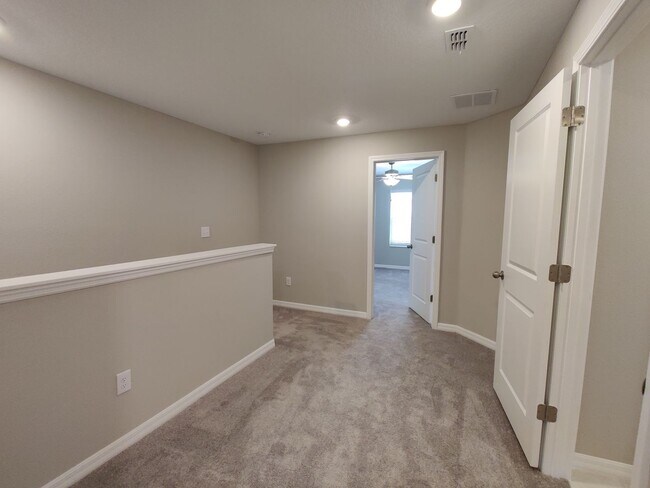 Building Photo - 23251 Willow Glen Way