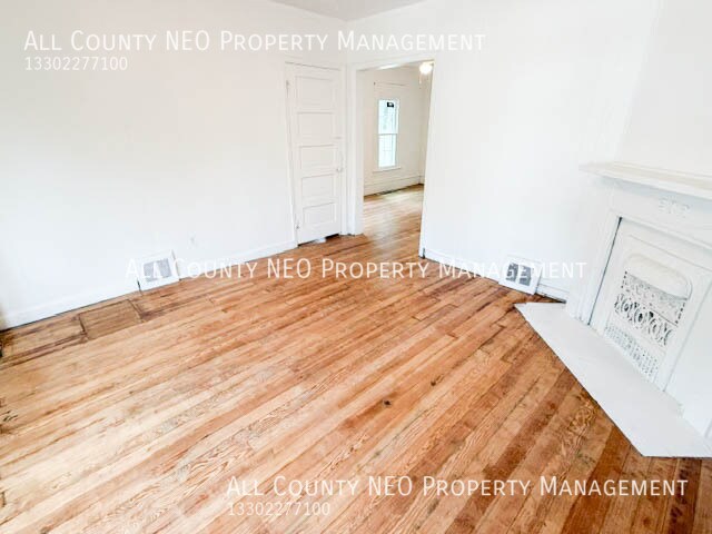 Building Photo - 519 E 103rd St