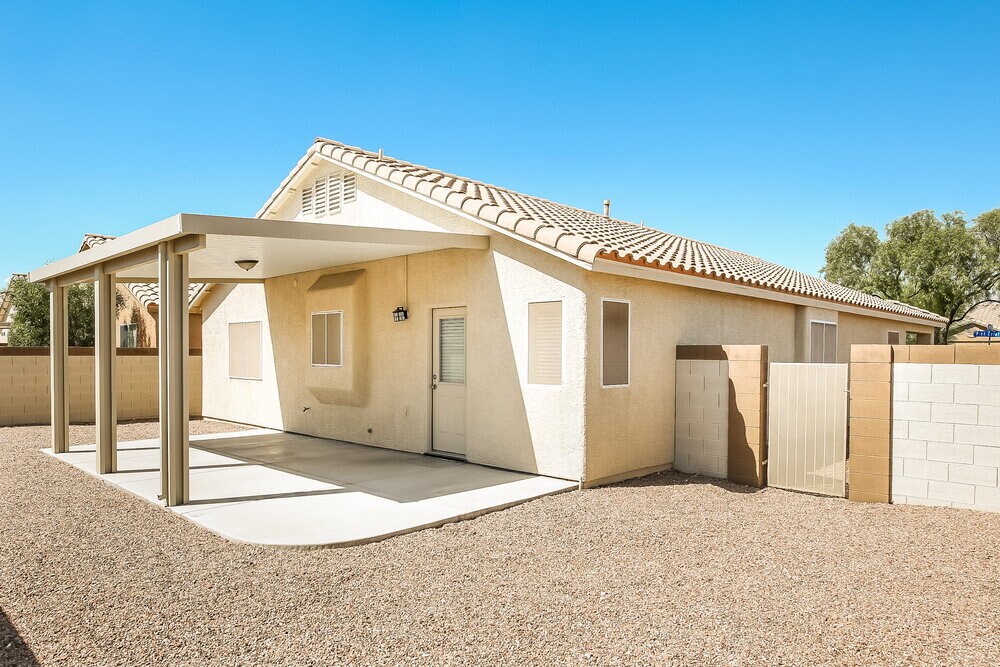 Building Photo - 2015 Pink Coral Dr