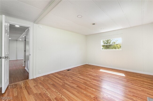 Building Photo - 91 Twin Palms Dr