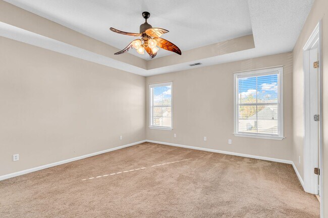 Building Photo - 16 Bushwood Dr