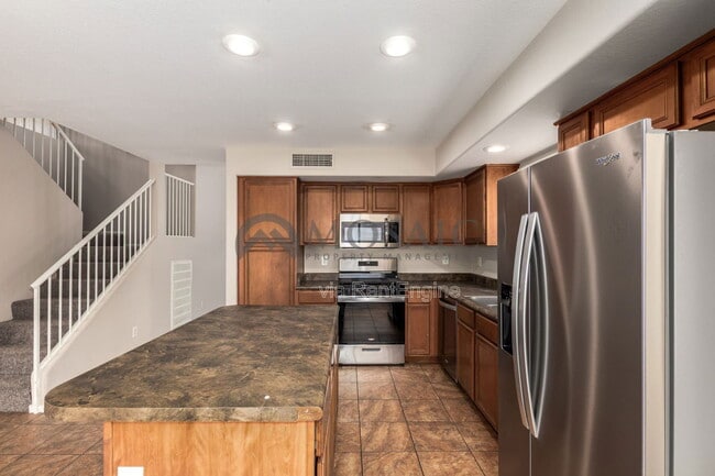 Building Photo - 61 W Hereford Dr