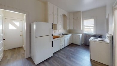 Building Photo - 108 2nd St NW
