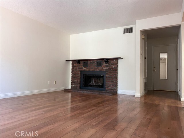 Building Photo - 930 N Redding Way